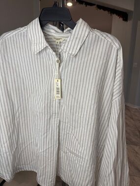 Max Studio White Shirt with Light Gray Stripes